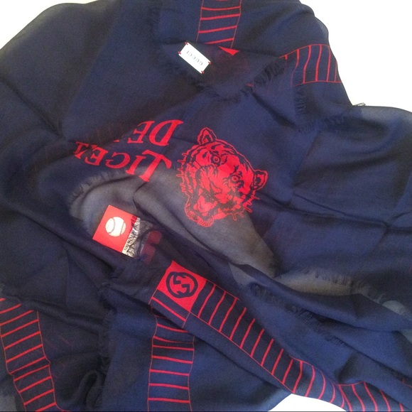 Gucci Detroit Tigers Limited Edition Navy Blue Scarf - Picture 1 of 10
